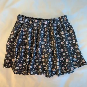 Flowy Old Navy skirt, great for summer!